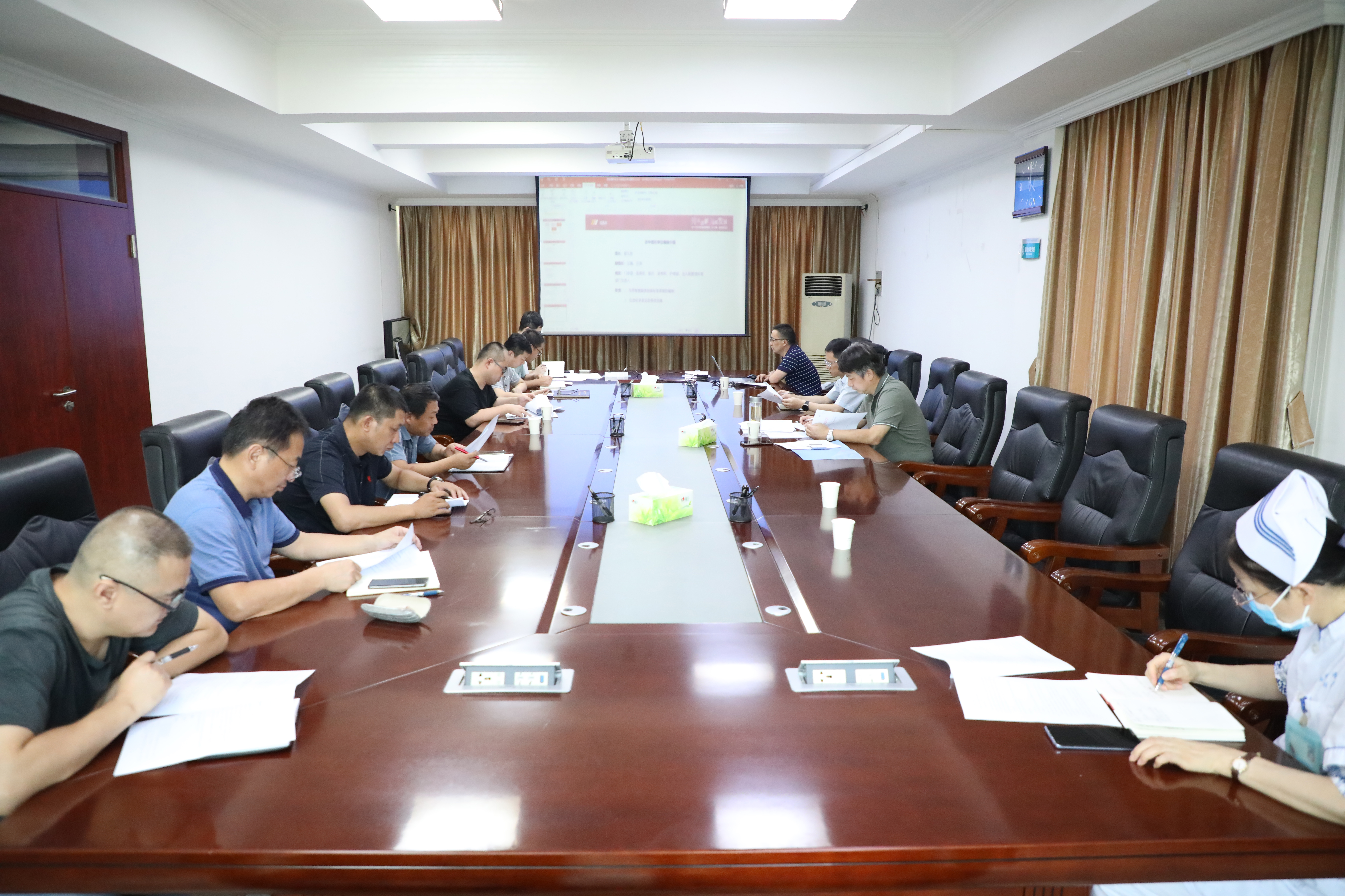 研讨会.jpg